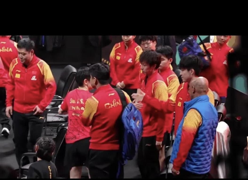 双线作战：球员们努力训练备战决赛的简单介绍